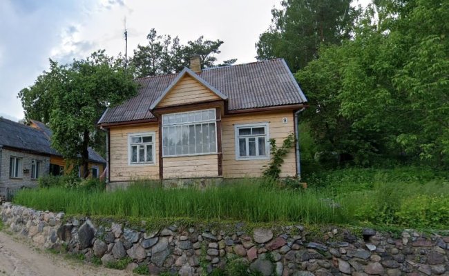Parduodamas namas su garažu Molėtuose, Tiesos g. 9