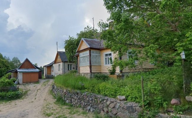 Parduodamas namas su garažu Molėtuose, Tiesos g. 9